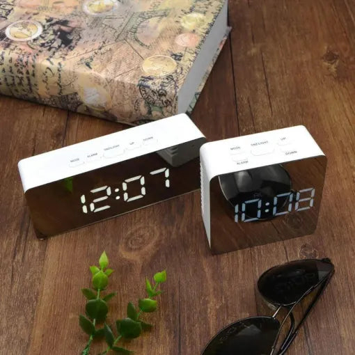 Budzik Cyfrowy LED z Lustrem – Lampka Nocna z Termometrem i Kalendarzem do Sypialni 1