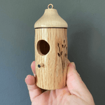 Domek dla Kolibrów z Żywicy – Ozdoba do Ogrodu, Kompaktowy Rozmiar 8x8x15 cm 0