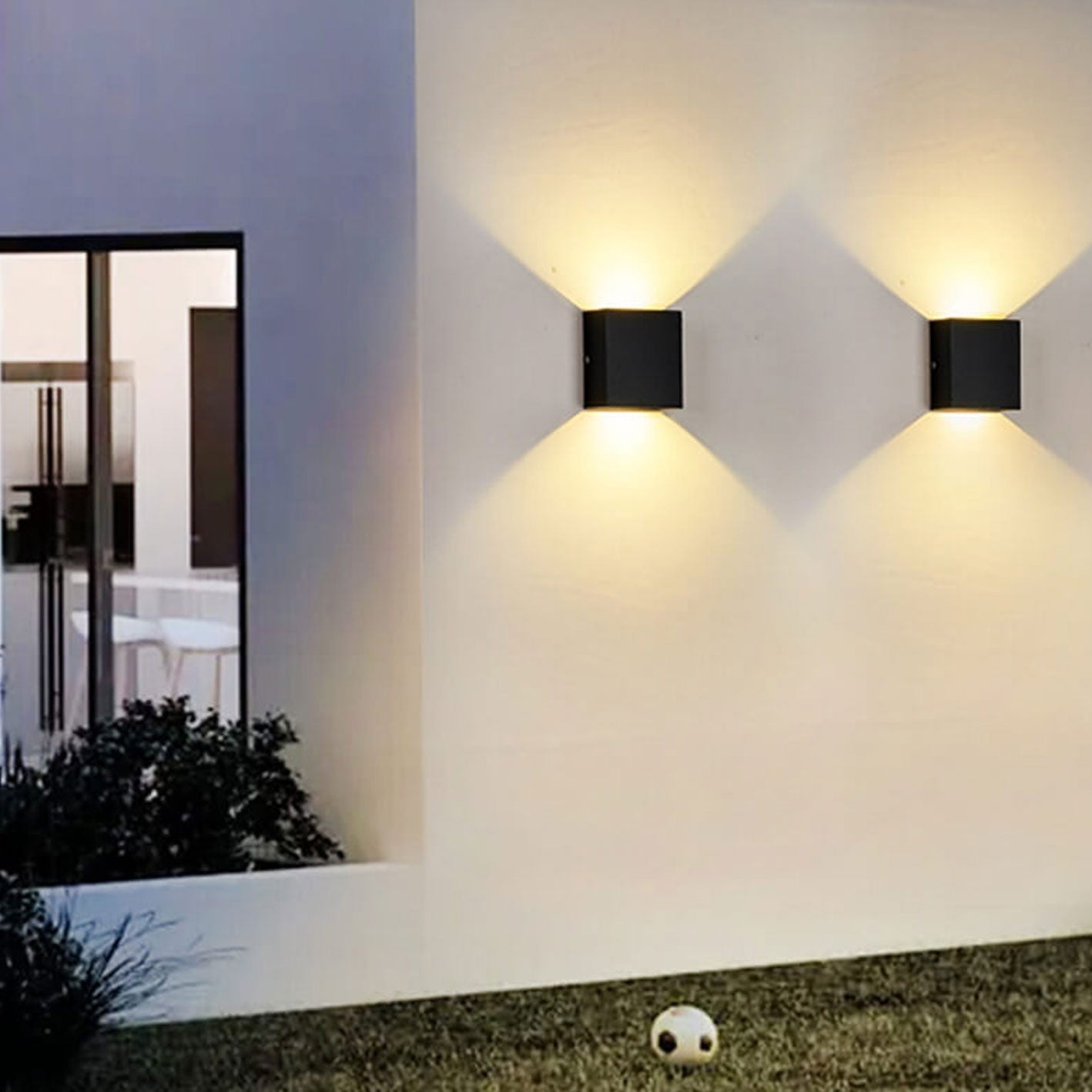 Inteligentna Lampa Ścienna LED Z Czujnikiem Ruchu Do Ogrodu I Wnętrz