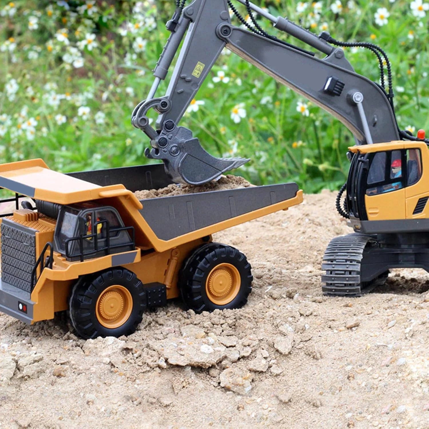 Koparka Zdalnie Sterowana 4WD z Metalowymi Elementami – Model 1:20 z Spychaczem i Wywrotką 4