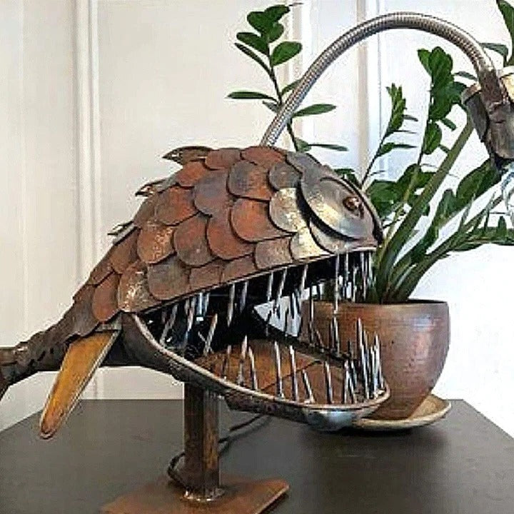 Lampa Anglerfish - Rzeźbiarska Lampa E27 z Kompozytu do Oświetlenia Dekoracyjnego 1