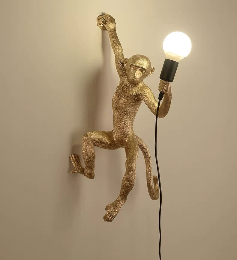 Lampa Ścienna Kinkiet Małpa z Żywicy w Stylu Vintage - Unikalny Design do Wnętrz