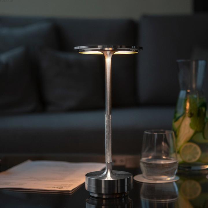 Lampa Stołowa Bezprzewodowa z Regulacją Jasności – Wodoodporna, Ładowalna do Użytku Wewnętrznego i Zewnętrznego 4