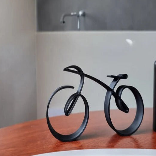 Minimalistyczna Rzeźba Rowerowa z Metalowego Drutu - Stylowy Akcent Dekoracyjny do Wnętrz 0