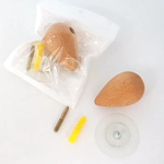 Minimalistyczny Uchwyt Ścienny z Litego Drewna Bukowego - Hak w Kształcie Kropli Wody 3