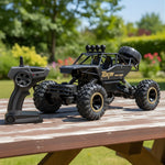 Zdalnie sterowany Monster Truck 4x4 na stole