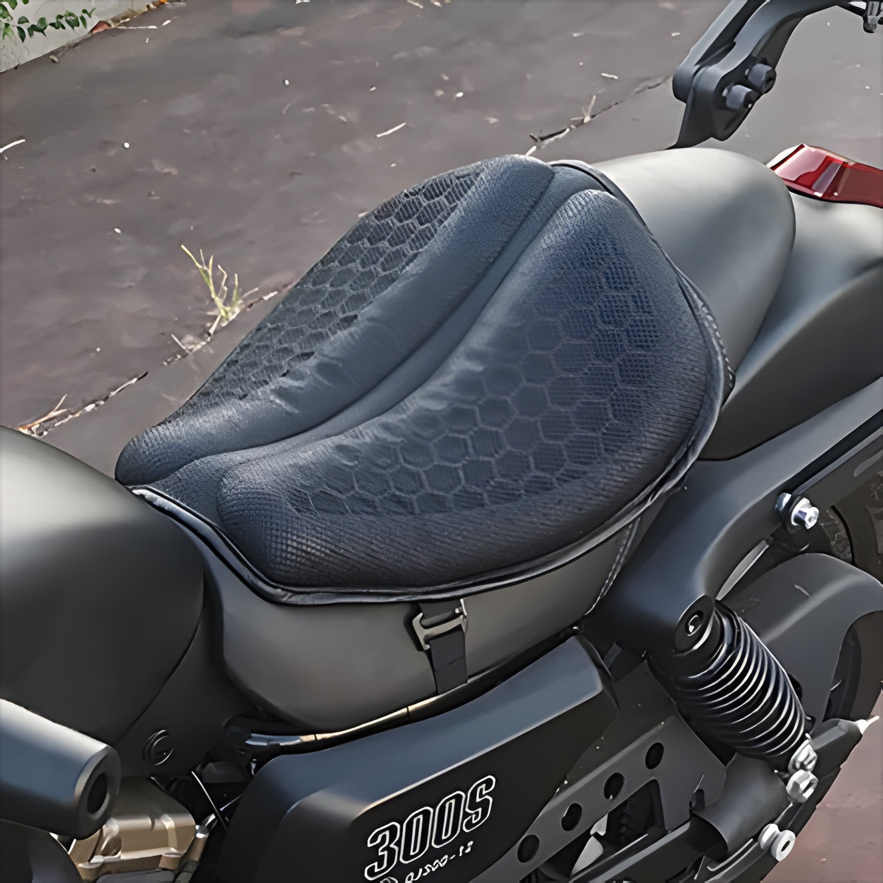 Podkładka Żelowa Pod Siodełko Motocyklowe – Amortyzacja i Oddychalność na Długie Trasy 0