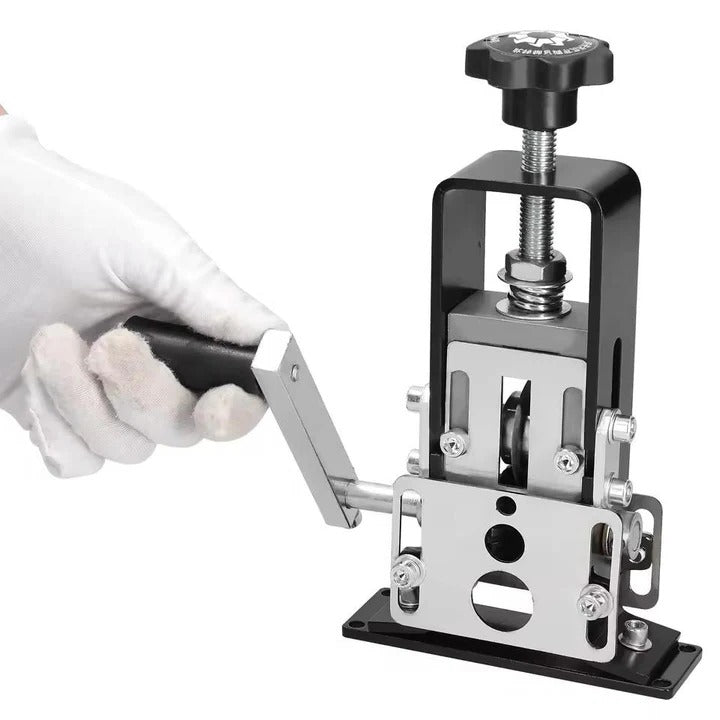 Precyzyjny Ręczny Ściągacz Izolacji z Regulowanym Ostrzem do Drutów 1