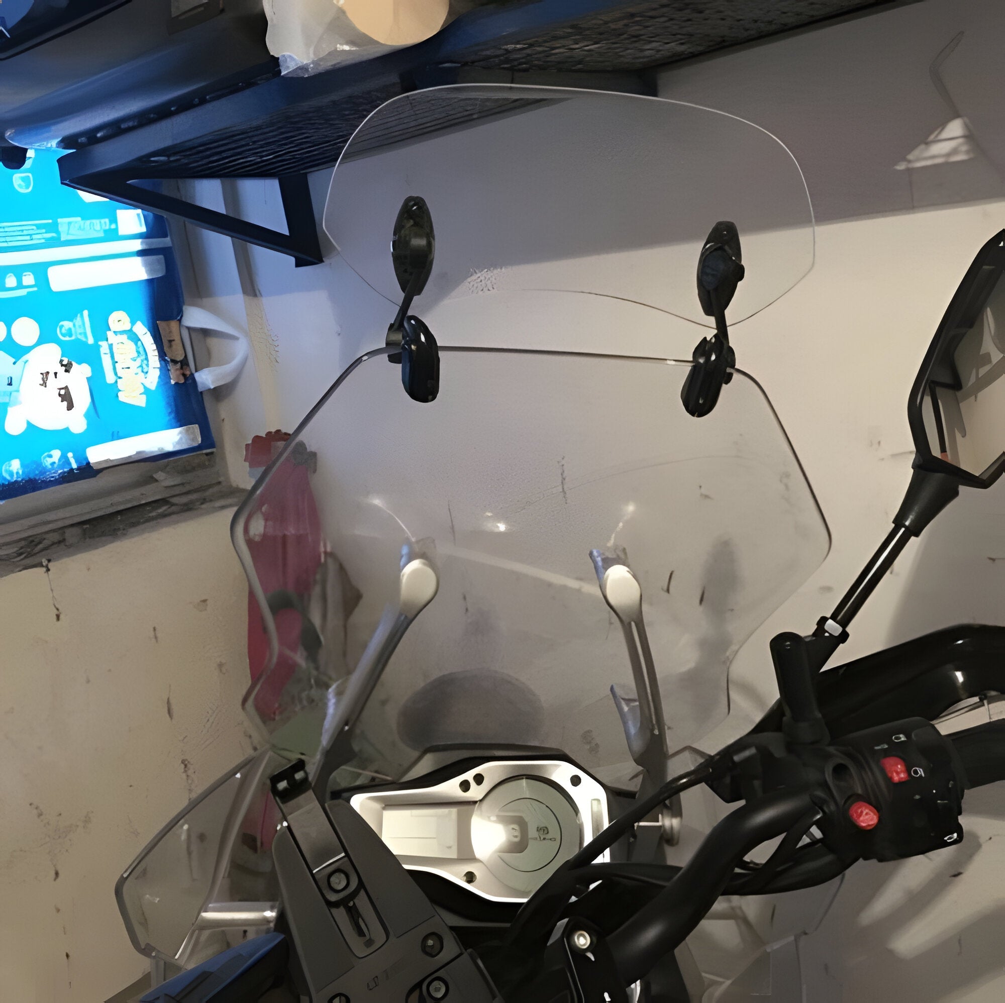 Przedłużenie Szyby Motocyklowej z Ochroną przed Wiatrem – Regulowane, Łatwe w Montażu 5