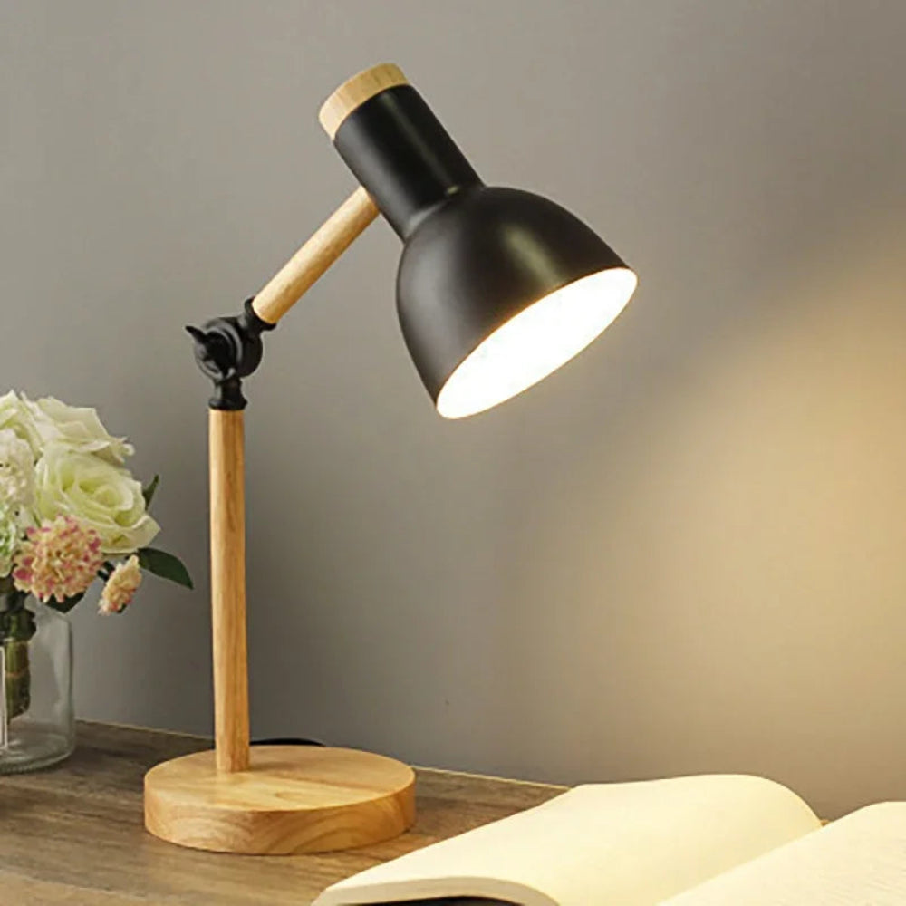 Regulowana Lampa Biurkowa z Drewnianą Podstawą i Nordyckim Designem