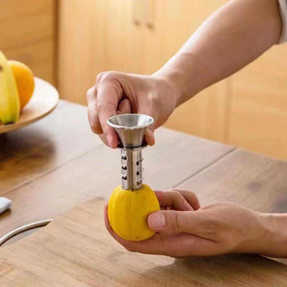 Wyciskarka do Cytryn ze Stali Nierdzewnej – Ergonomiczne Uchwyty i Wbudowany Filtr 2